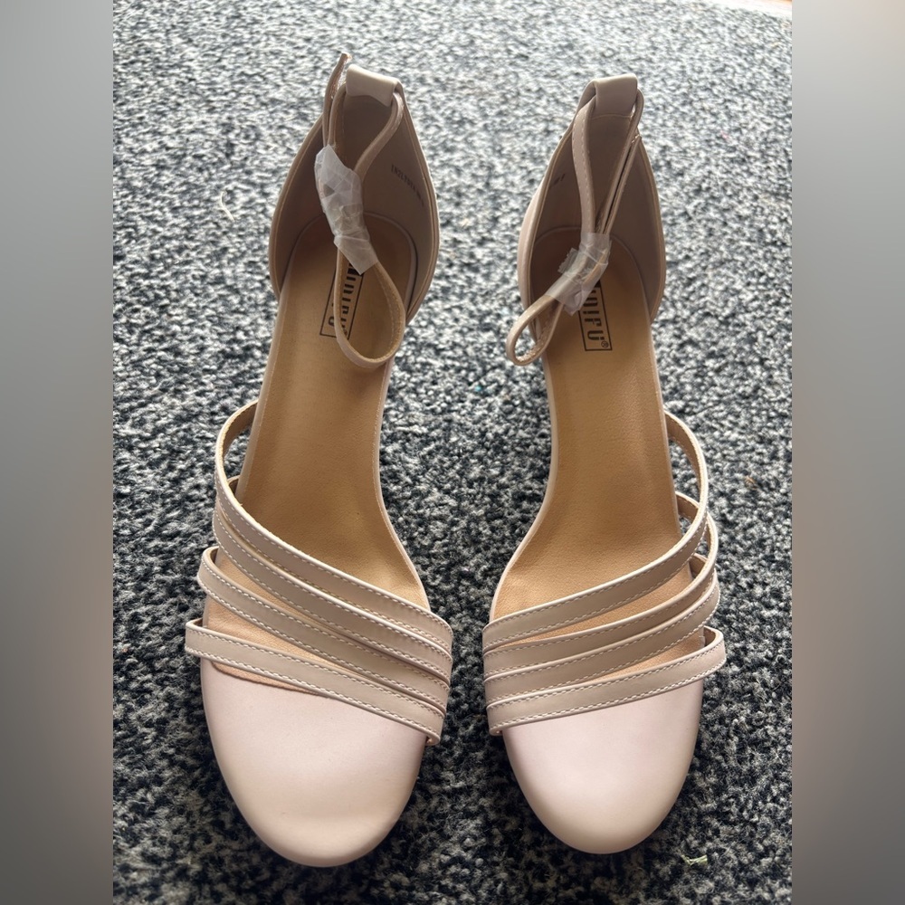 Ankle-Strap Low Heel Sandal in Nude - Picture 5 of 10